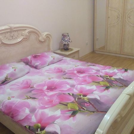 Doba - 2 Apartment Mukacheve Bagian luar foto